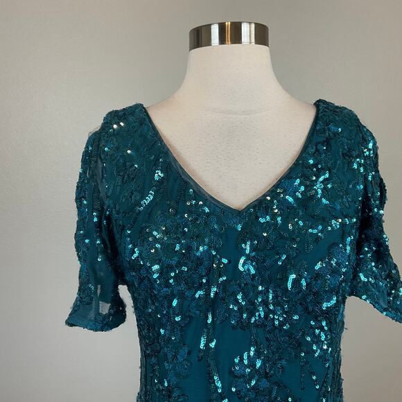 Alex Evenings Women's Cocktail Dress Size 6 Green Sequined Short Sleeve Sheath - Picture 5 of 12